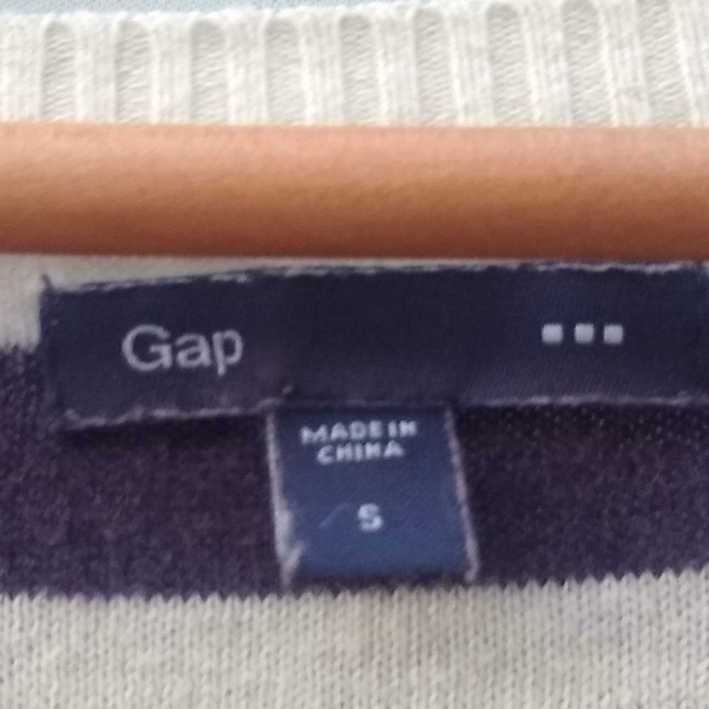 Gap sweater - Picture 2 of 5